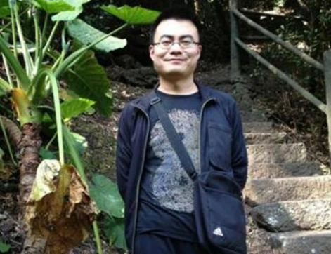 Nam sinh thi ĐH đạt điểm cao nhưng kiên quyết không nhập học, ai cũng bảo “dở người”: Một năm sau, truyền thông cả nước sững sờ