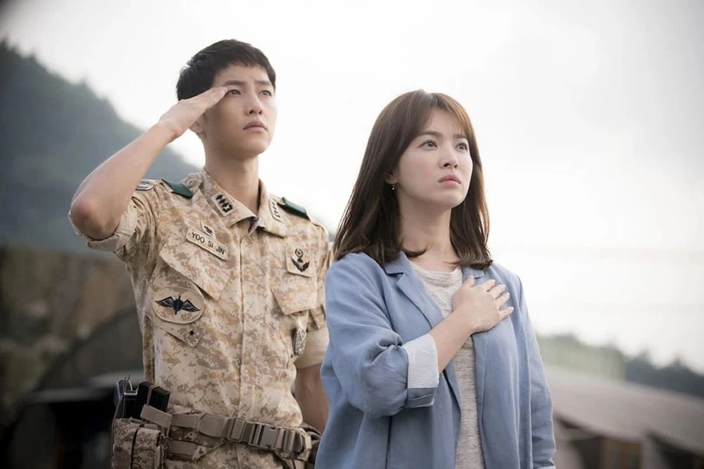 10 cặp đôi đẹp nhất Hàn Quốc: Son Ye Jin - Hyun Bin đội sổ, hạng 1 đố ai tìm ra góc chết