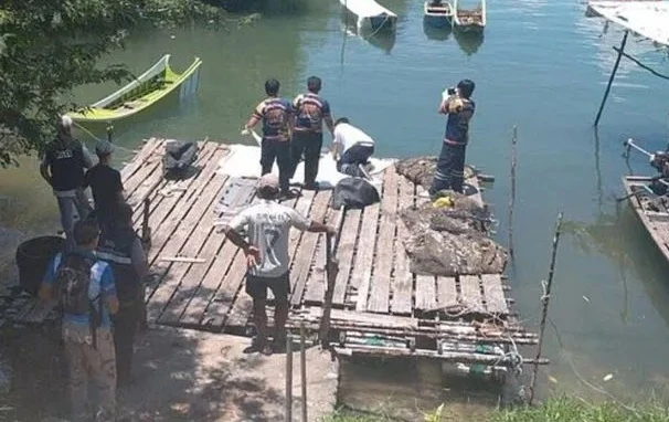 Người dân phát hiện thi thể bị xích và dìm dưới nước ở bến tàu nổi tiếng