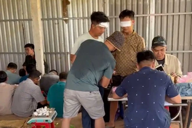 100 cảnh sát ập đột kích căn nhà của Trần Anh Minh, tạm giữ 51 người