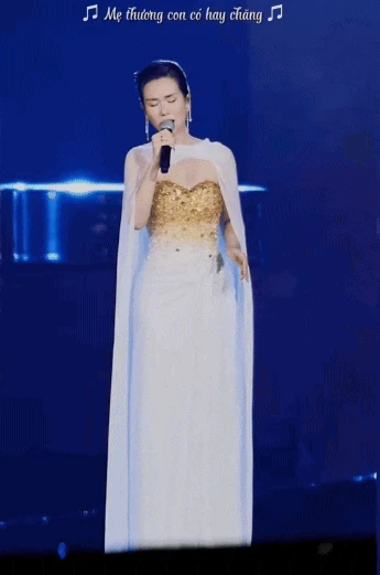 Nữ ca sĩ khiến 50 nghìn khán giả nức nở tại concert Quốc gia, cứ cất giọng là nhiều người bật khóc