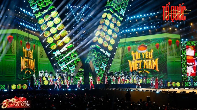 Nam ca sĩ “mỏ hỗn nhất vbiz” visual như “xé truyện bước ra” khiến đám đông phát cuồng hét lớn: Đẹp trai quá!