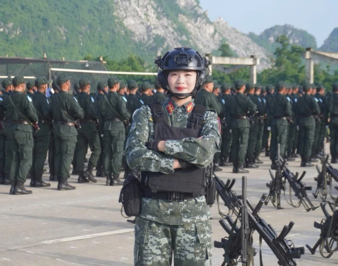 Nhật ký ‘bước chân 45 độ’ của nữ chiến sĩ khối Cảnh sát đặc nhiệm