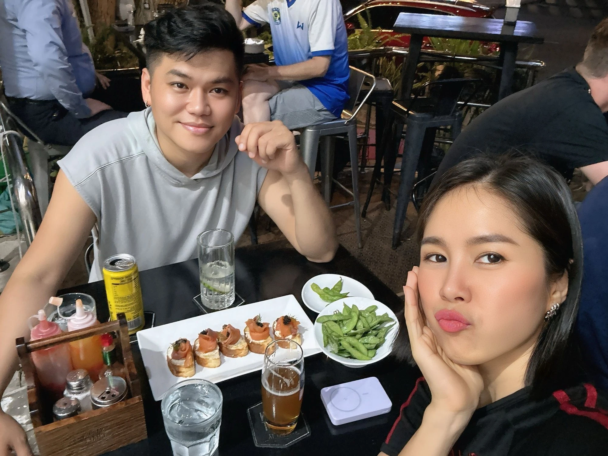 Sao nữ Vbiz lấy chồng trẻ kém tuổi từng bị gia đình phản đối, nay hạnh phúc kỷ niệm 8 năm ngày cưới