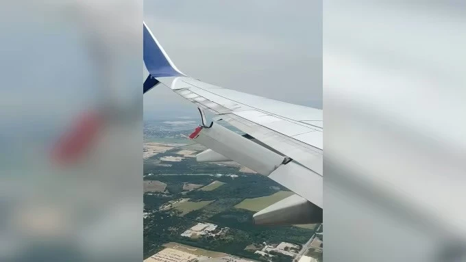 Mỹ: Máy bay Boeing 737 gãy một phần cánh khi đang bay ở độ cao 12.000 m