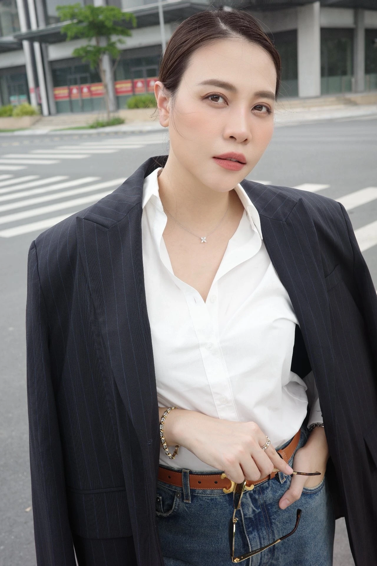 Con trai Đàm Thu Trang nói gì về nhan sắc của mẹ năm 18 tuổi?