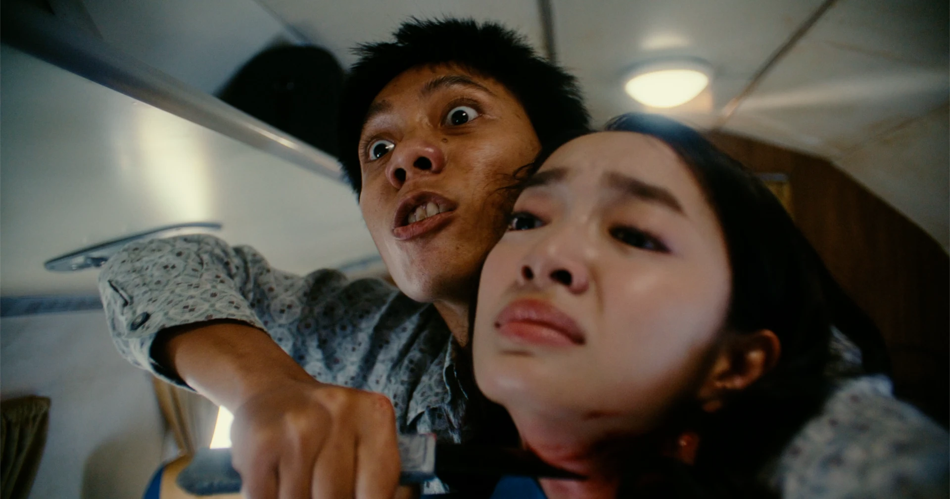 Tử Chiến Trên Không tung trailer cực căng: Thái Hòa tàn bạo chưa từng thấy, đẫm máu đến từng khung hình