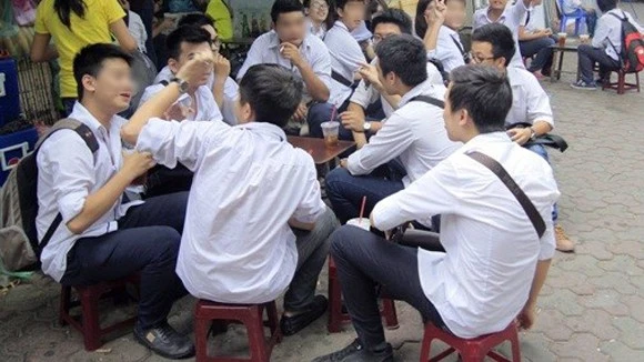 Bộ GD&ĐT yêu cầu lập danh sách HSSV có biểu hiện cá biệt, sa sút học tập, trốn học, dễ bị dụ dỗ phạm tội