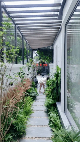 Biệt thự bạc tỷ bề thế nhà Văn Hậu đã hoàn thiện, Doãn Hải My đi chân trần, miệt mài dọn dẹp chuẩn vợ đảm