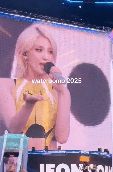Muốn “ướt sũng” cùng idol: Chỉ có thể đến WATERBOMB!