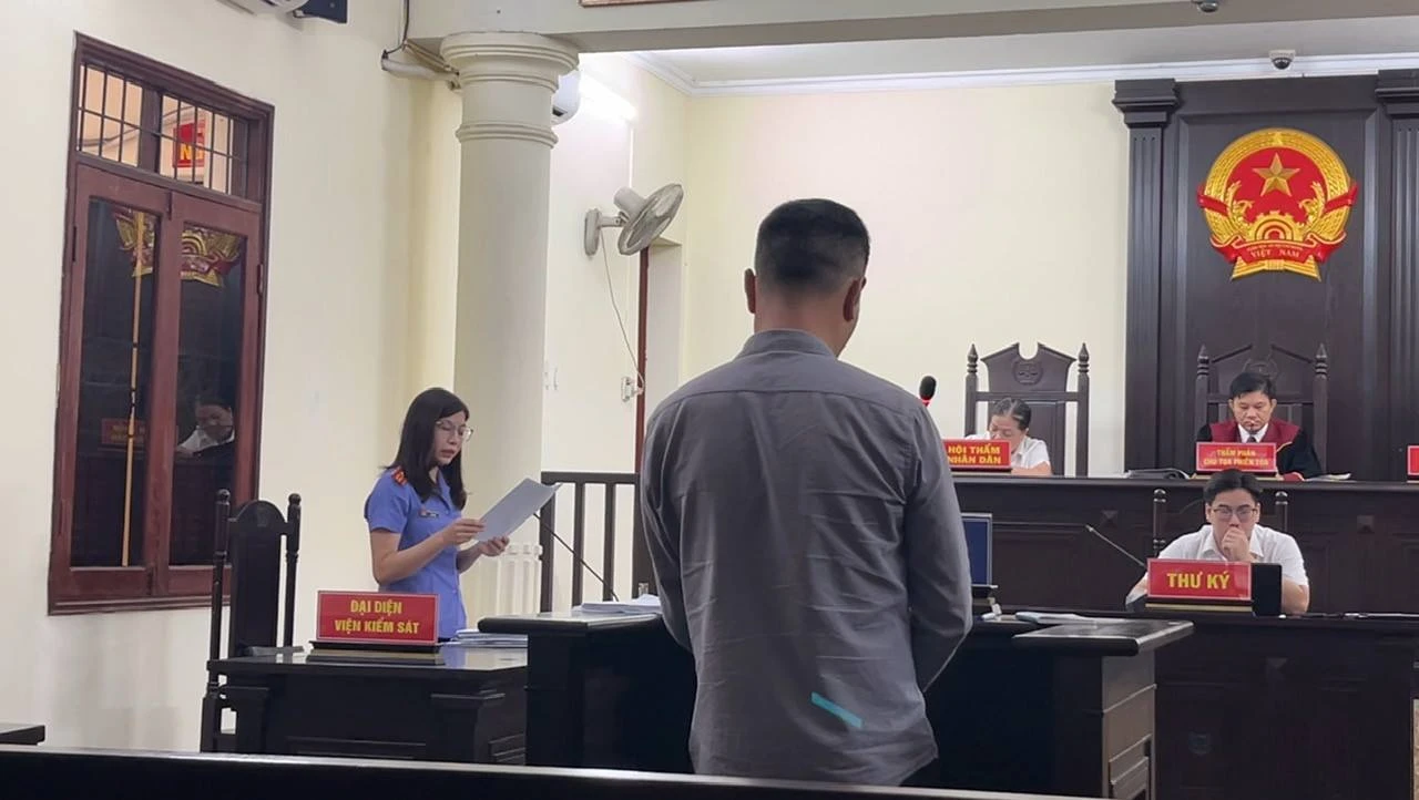 Không giao con cho vợ cũ nuôi theo phán quyết của toà, người đàn ông nhận 
