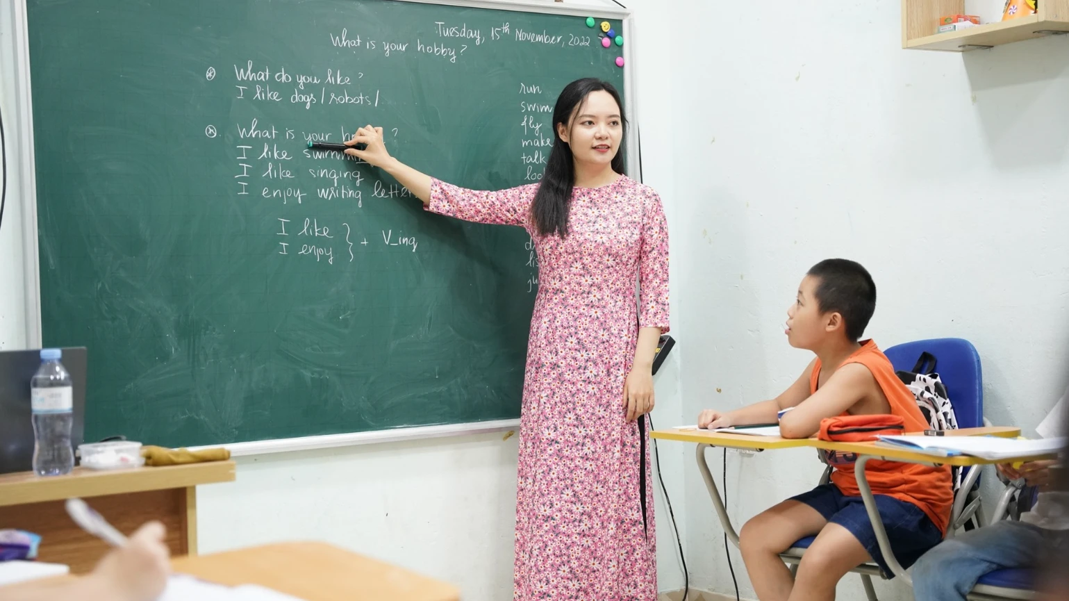 Giáo viên THCS hỏi cách xác định giờ dạy thêm và mức lương dạy thêm giờ, Bộ Giáo dục và Đào tạo trả lời