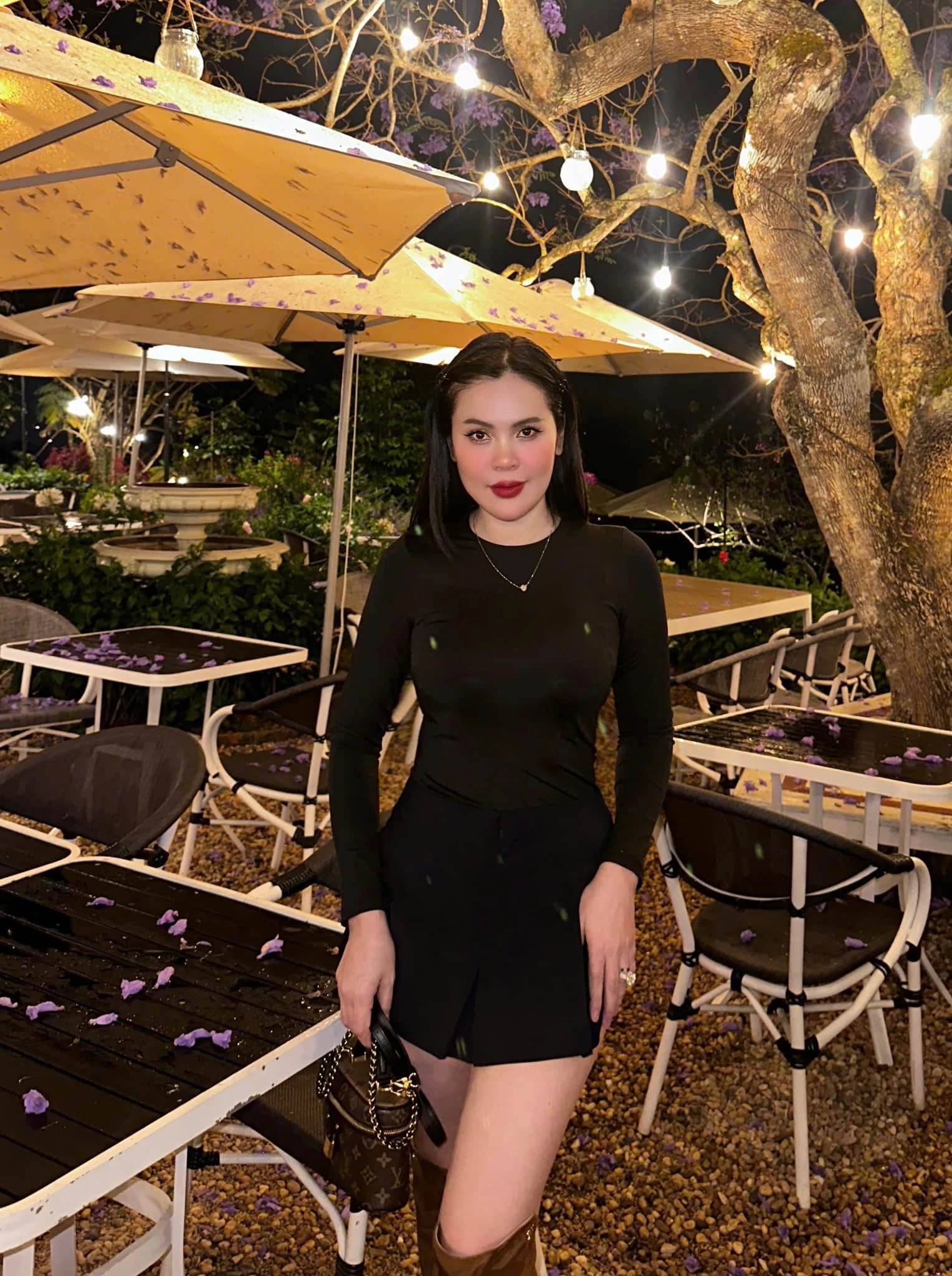 Nữ đại gia là mẹ đơn thân được nam NSƯT cưng chiều, dọn về sống chung trong biệt thự 200 tỷ ở TP.HCM