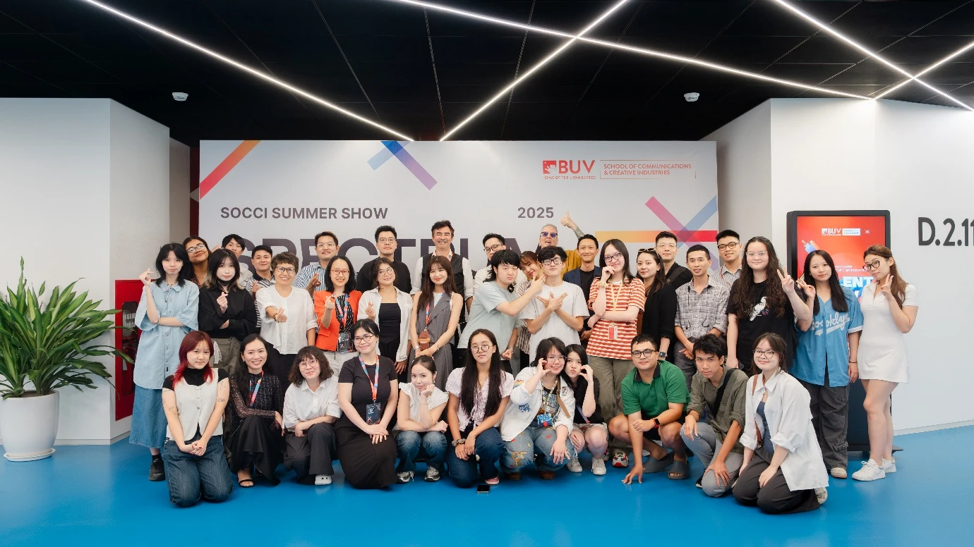 Sinh viên ngành sáng tạo BUV “ghi điểm” với portfolio ấn tượng tại Career Day