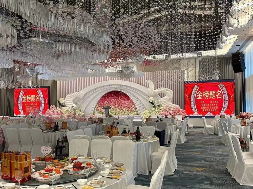 Con đỗ ĐH, cha mẹ bày 30 mâm cỗ nhưng chỉ thu về 8 triệu tiền mừng: Lên mạng than vãn còn bị mắng 
