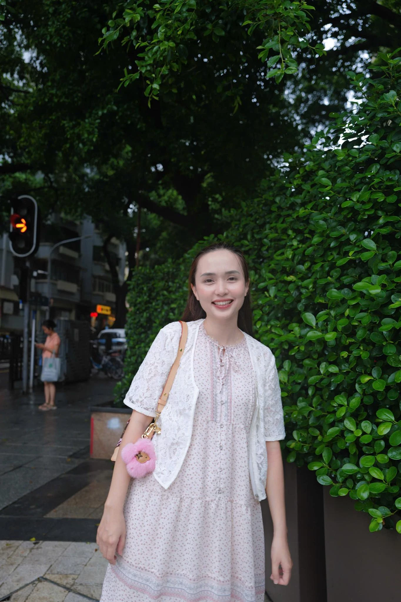 Ái nữ cựu Chủ tịch CLB Sài Gòn đã hết bị chê mặc xấu, lên đồ chuẩn tiểu thư Hà thành, nhan sắc 