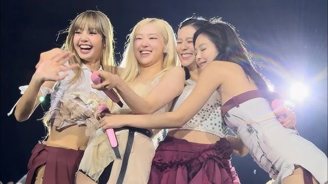 BLACKPINK trở thành nạn nhân của hàng giả, sản phẩm 18+ tràn lan khiến fan 