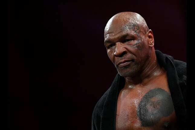 Thất bại của Mike Tyson và sự trở lại đầy đau đớn của một biểu tượng