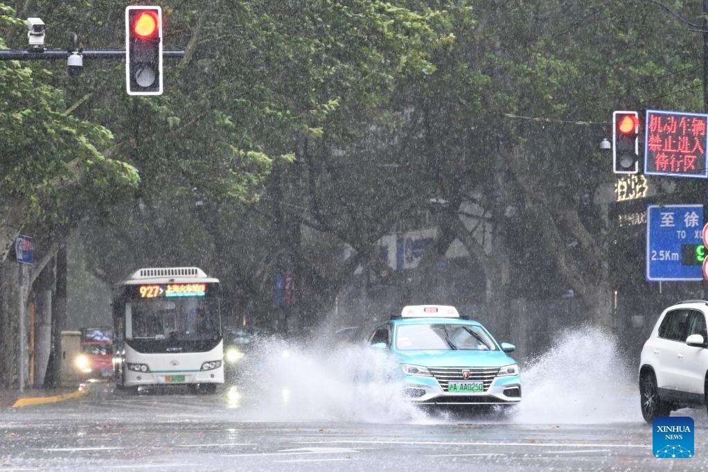 Tàn dư bão Kong-rey gây mưa kỷ lục tại Trung Quốc, hướng tiếp tới Nhật Bản