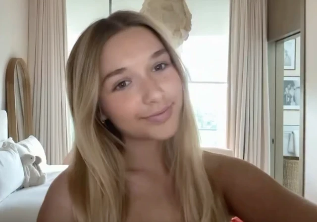 Mặt mộc của tiểu thư Harper Beckham tuổi 14 gây sốt