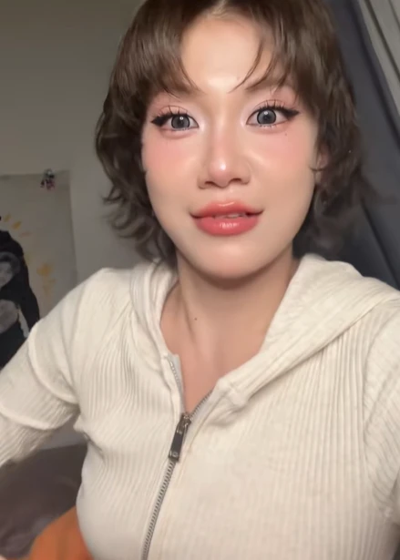 Mỹ nhân Việt đi hát nhưng chìm nghỉm không ai biết, đáp trả khi bị nói nổi vì lùm xùm với ViruSs
