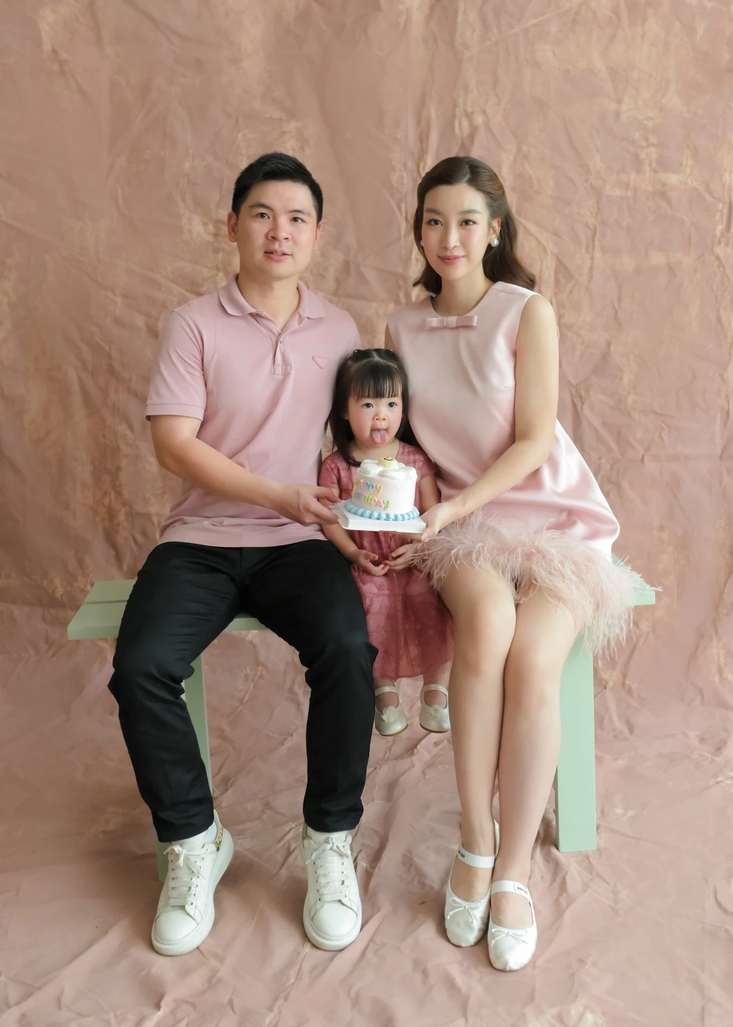 1,5 triệu người tò mò xem cuộc sống của Đỗ Mỹ Linh khi làm dâu hào môn nhà bầu Hiển