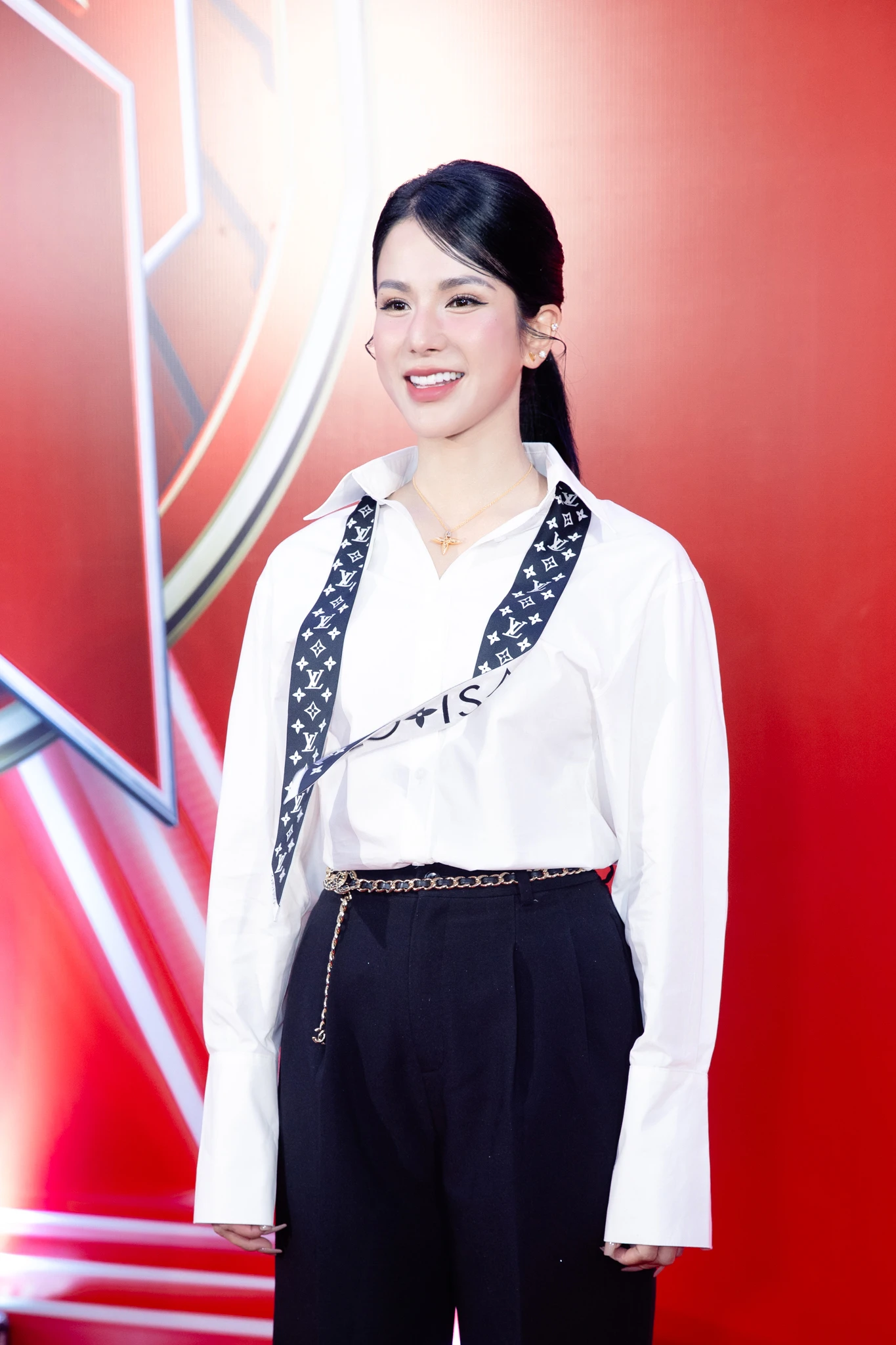 Phỏng vấn nóng Diệp Lâm Anh: 