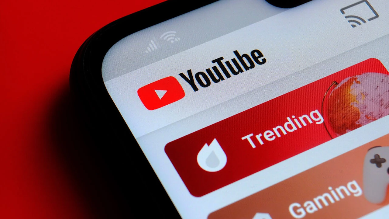 Thông báo khai tử top trending YouTube, làng giải trí náo loạn