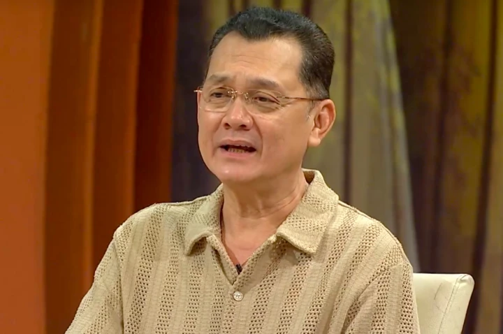 Nam NSƯT từng là công tử nhà giàu, phải đi bán báo, tấu hài nuôi mẹ