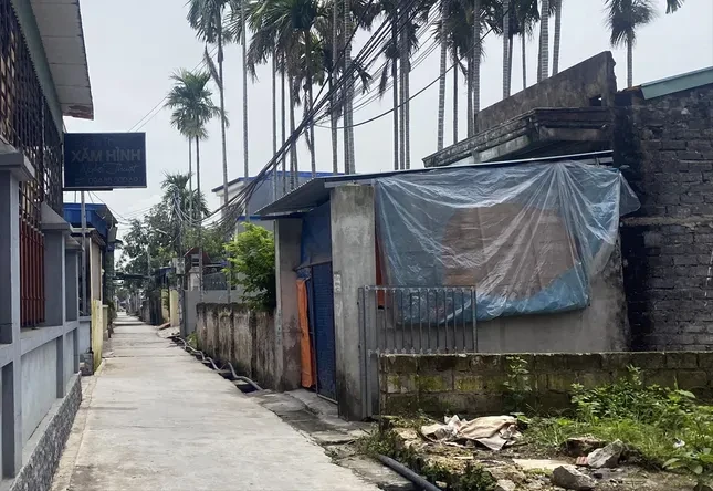 Góc khuất vụ cha xích con trên phố ở Hải Phòng
