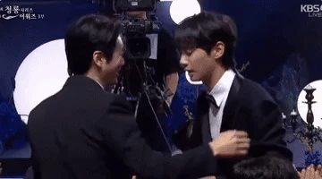 Rồng Xanh chưa hết biến: Sao nam quê độ vì nhận nhầm giải, nhưng phát ngôn kém duyên của MC mới là khó chấp nhận!