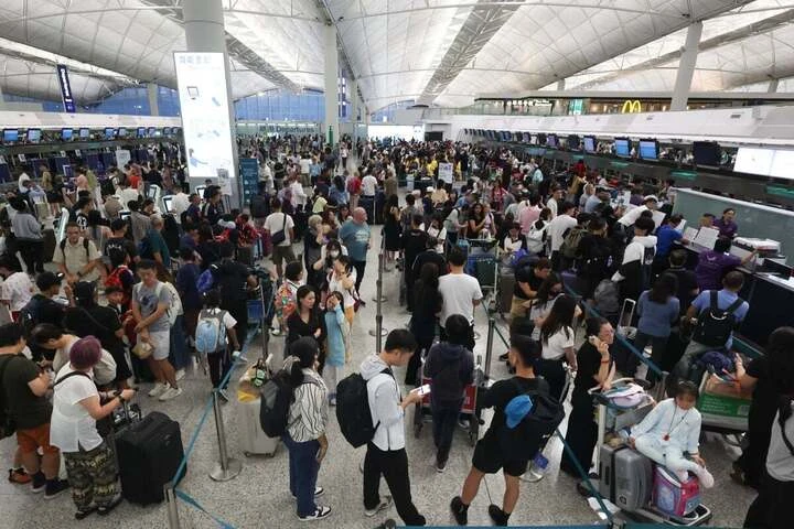 Bão Wipha quét qua Trung Quốc: 500 chuyến bay hủy, 100.000 hành khách ảnh hưởng