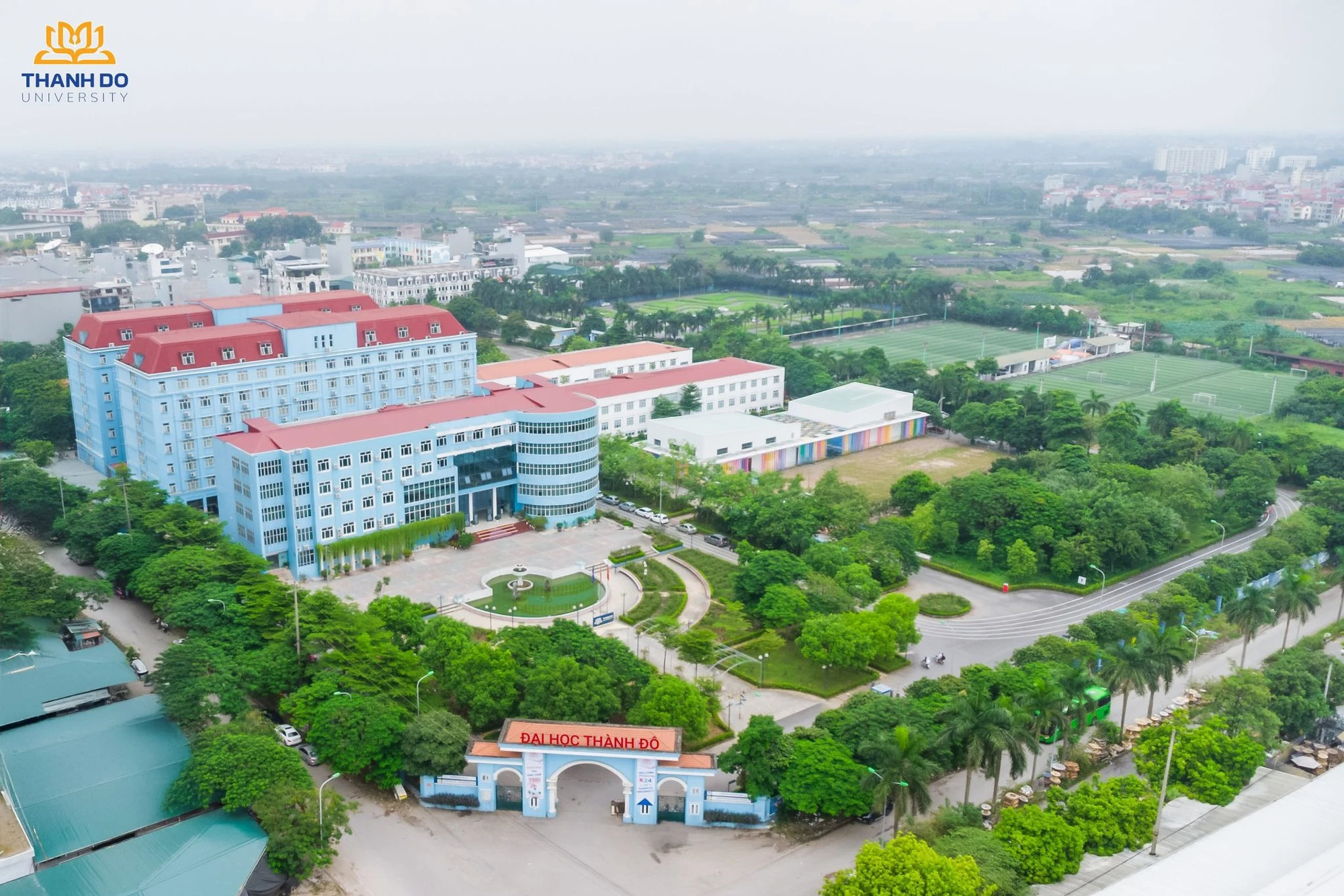 Khám phá vẻ đẹp “đỉnh nóc, kịch trần” của Trường Đại học Thành Đô