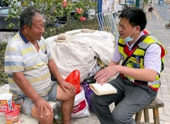 Chủ tịch sở hữu khối tài sản hơn 364 tỷ đồng bỗng phá sản, phải ra đường ăn xin: 20 năm trước ruồng rẫy vợ con, ngày trở về nghe quý tử nói 1 câu mà nghẹn lòng