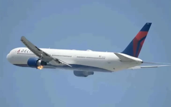 Máy bay Boeing 767 chở 235 người bị cháy động cơ giữa không trung