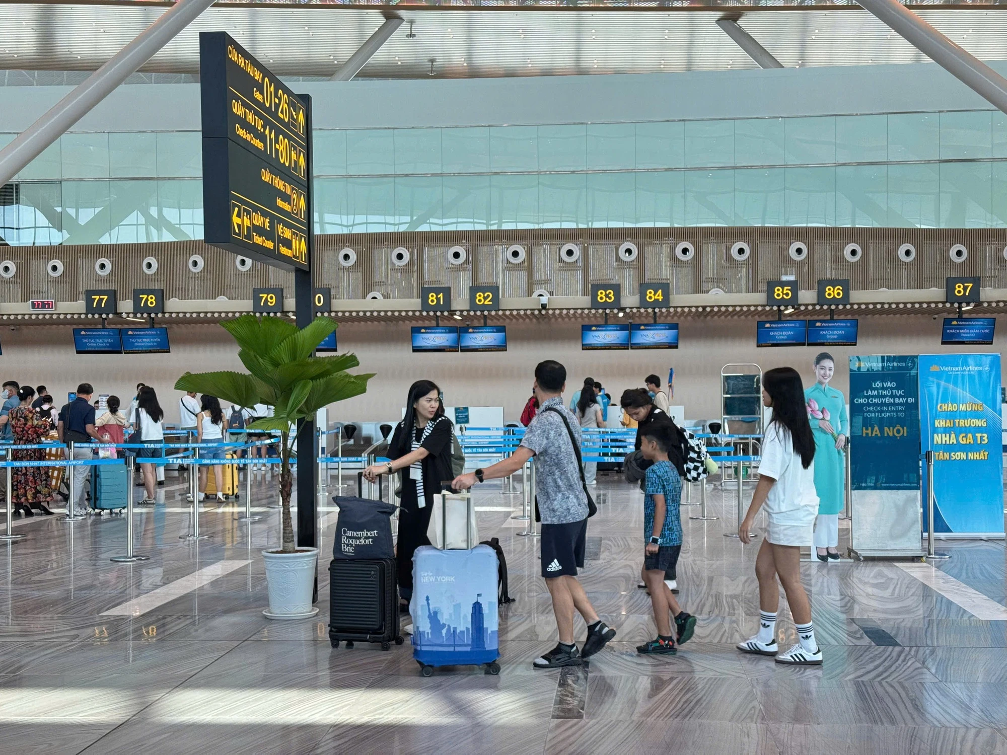 Hành khách nói gì về việc sân bay Tân Sơn Nhất, Nội Bài vào tốp cuối về trải nghiệm?