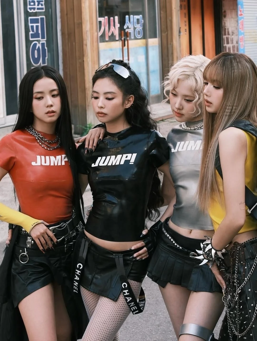 Thành viên đẹp nhất BLACKPINK bị sao vậy trời?