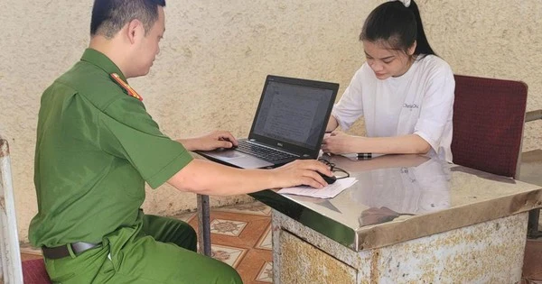 Khởi tố 
