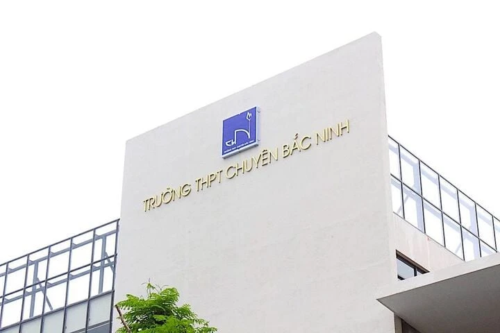 Hai trường chuyên đầu tiên đổi tên sau hợp nhất tỉnh thành