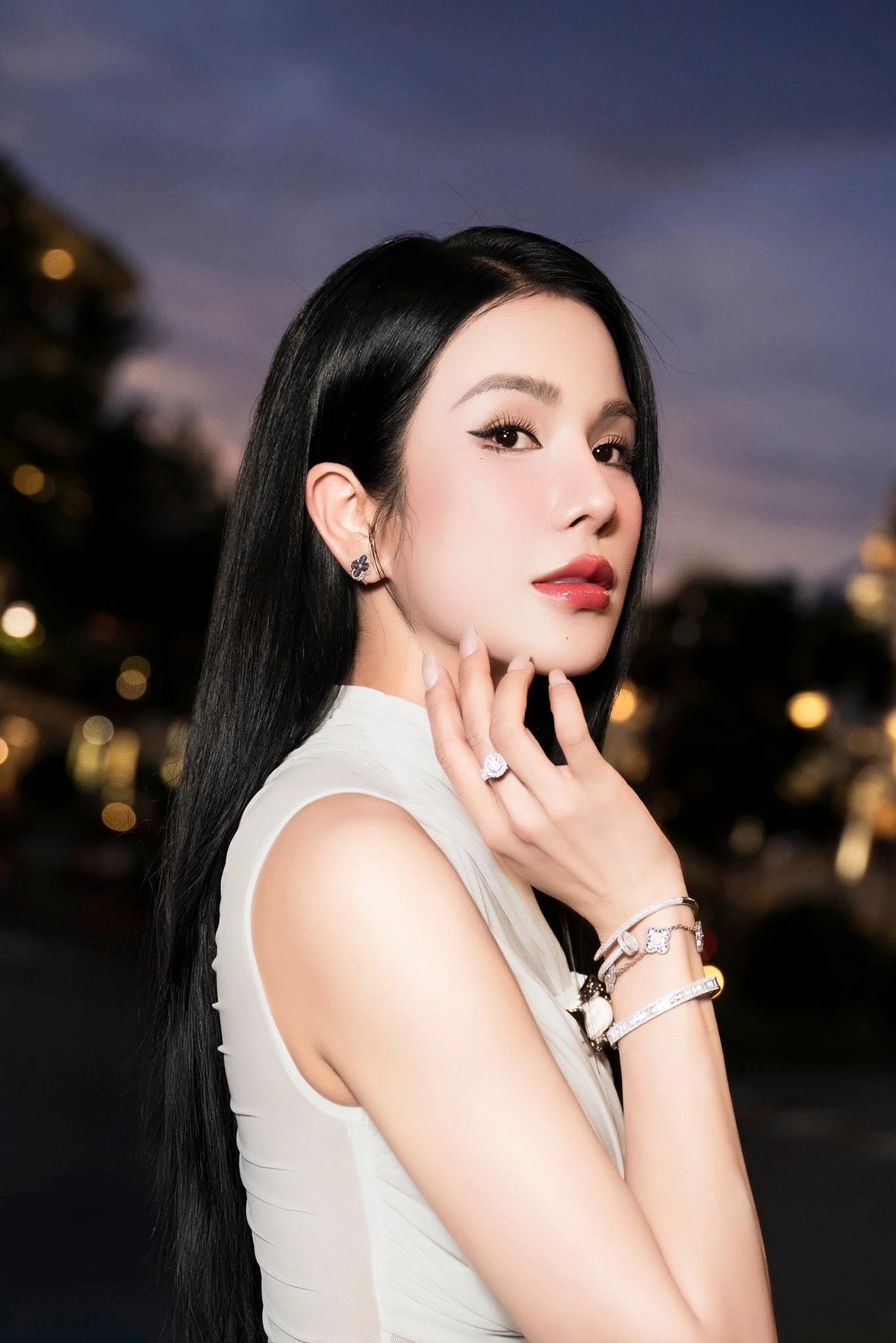 Diệp Lâm Anh đáp trả không khoan nhượng khi bị doạ bom đơn hàng, quay lưng hậu họp báo của Jack