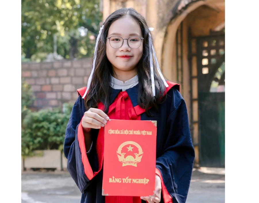 Vượt lên khó khăn, nữ sinh trường Thành Công đỗ đầu kỳ thi vào lớp 10 ở Hà Nội