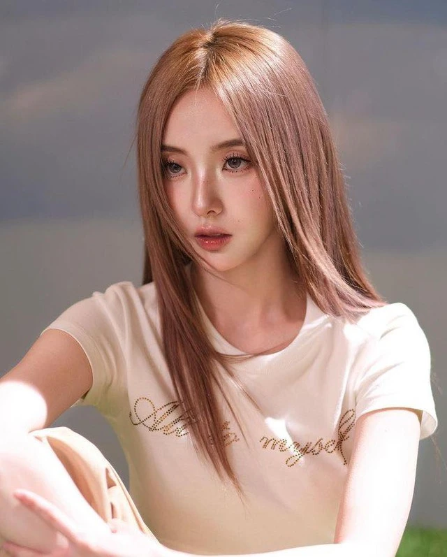 Cảnh tượng khó coi của cặp đôi “rắn độc showbiz”, nhà gái nói 1 lời tạm biệt