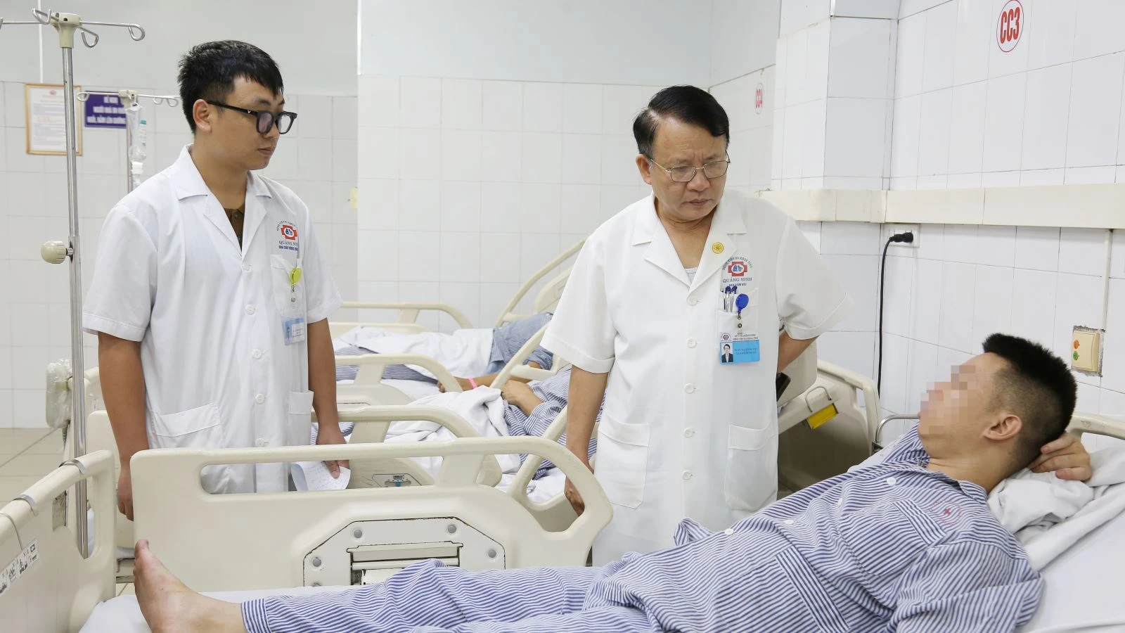 Bệnh viện Đa khoa Quảng Ninh bật báo động đỏ, huy động 150 y bác sĩ cấp cứu các nạn nhân trong thảm họa lật tàu