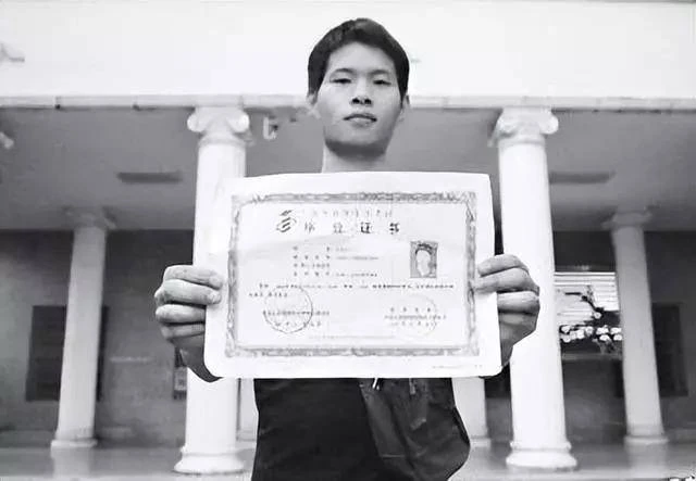 Nam sinh học ĐH danh tiếng 4 năm, khi thi tốt nghiệp mới phát hiện chưa hề trúng tuyển: Trường thông báo 