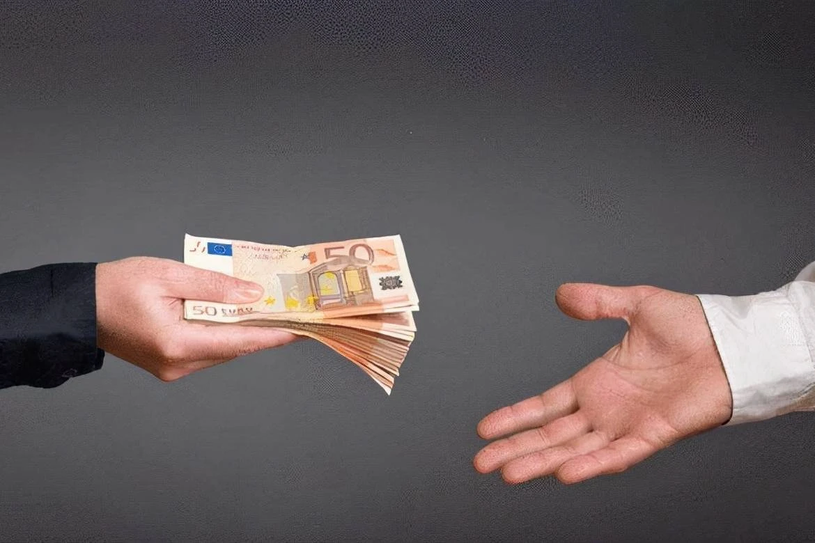Người đàn ông vay ngân hàng 730 triệu đồng rồi cho bạn vay lại với lãi 2%, 1 năm sau con nợ quỵt tiền: Tòa phán 