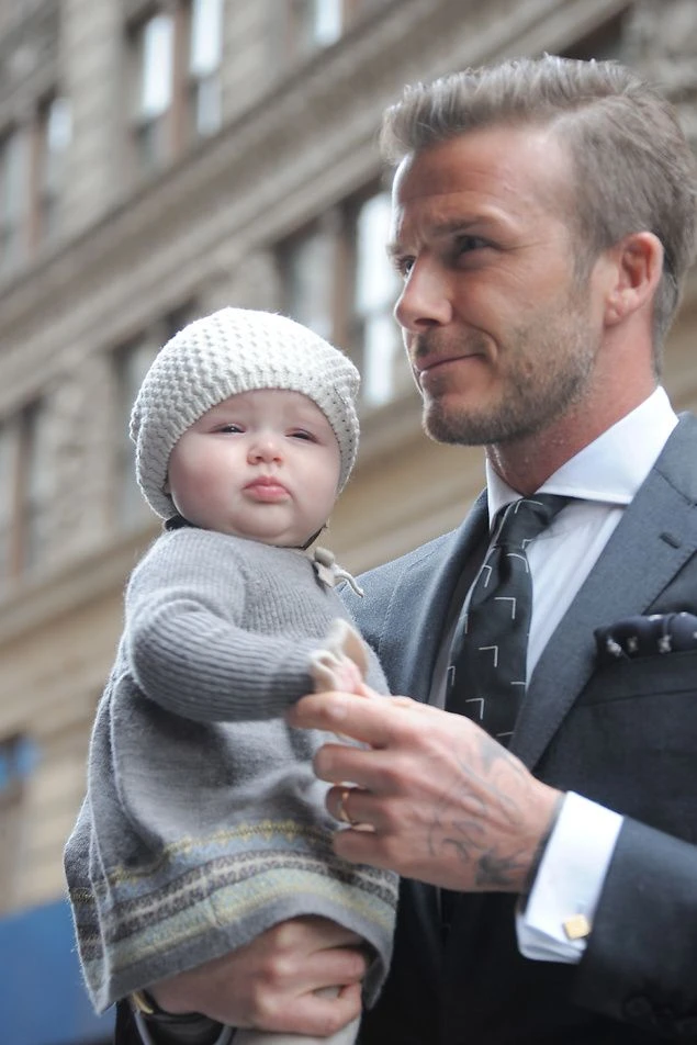 Ngắm tiểu thư Harper Beckham ngày nhỏ đáng yêu như thiên thần giờ hóa thiếu nữ phổng phao khiến ai cũng trầm trồ