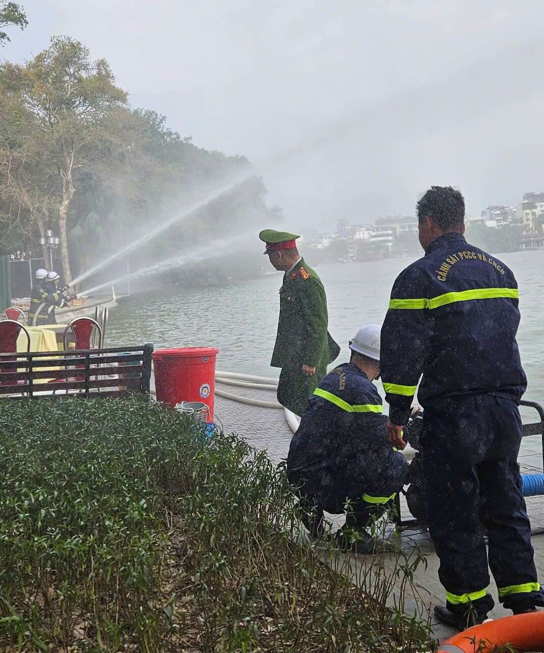 Hình ảnh trực xuyên Tết của lực lượng Cảnh sát Phòng cháy chữa cháy và Cứu nạn cứu hộ