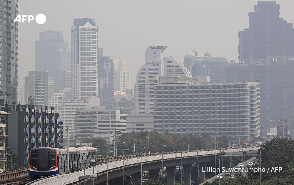 Bangkok chìm trong ô nhiễm: 352 trường học đóng cửa, người dân được kêu gọi làm việc tại nhà