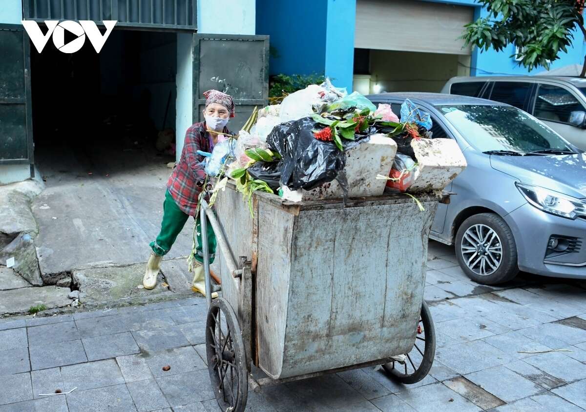 Vì sao chưa thể phân loại rác tại nguồn ngay mặc dù đã có quy định xử phạt bắt buộc?