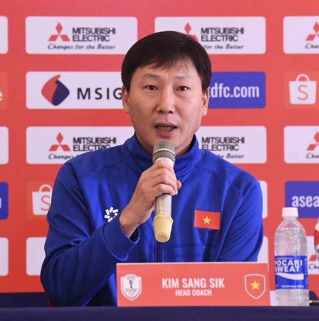 HLV Kim Sang-sik: Thái Lan là ngọn núi, tôi muốn đưa ĐT Việt Nam lên đỉnh núi và vô địch AFF Cup 2024